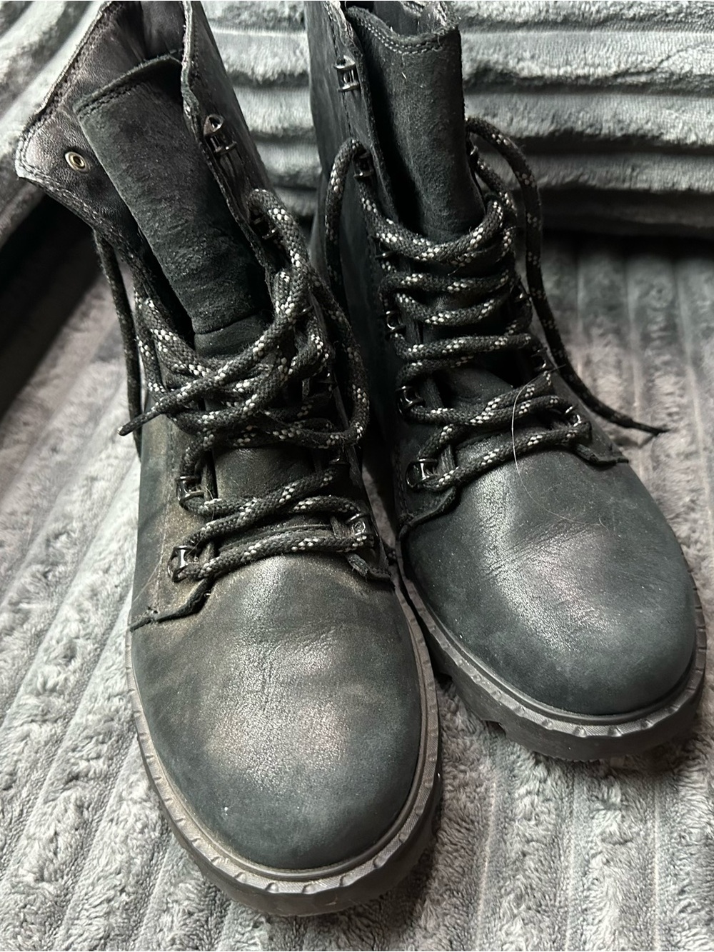 Women’s Sorel Black Lace-Up Utility Boots